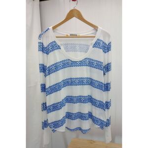 Little yellow button long sleeve tee shirt. Size large